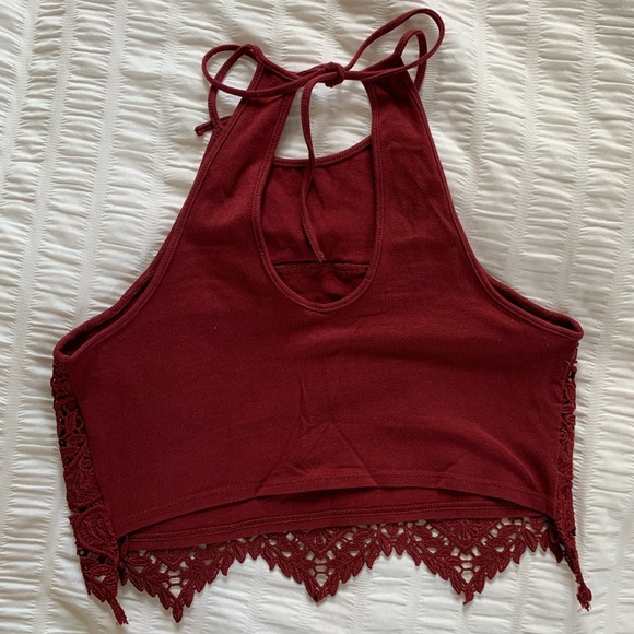 Burgundy lace crop - Picture 3 of 3